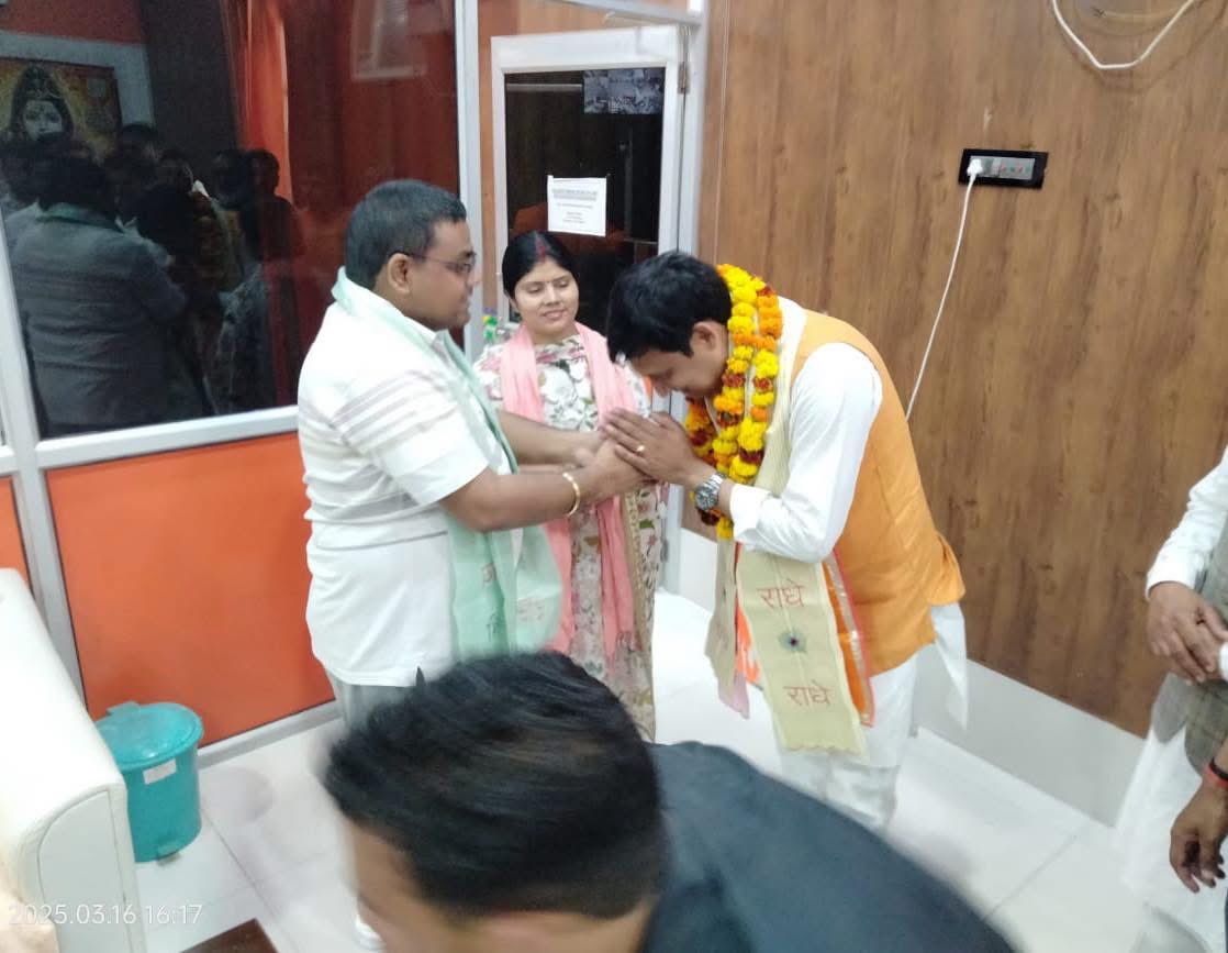 rajbalabjpmla's tweet image. जिला अध्यक्ष, भाजपा रामपुर श्री @harishgangwar जी को जन्मदिवस की हार्दिक शुभकामनाएं।

ईश्वर आपको स्वस्थ, दीर्घायु एवं सफल जीवन प्रदान करें। 🙏🌹

#mlarajbalasingh #MYogiAdityanath #bjp4up #bjp4ind #ChiefMinisterOffice #BJPUttarPradesh #NarendraModi #AmitShah #RajnathSingh