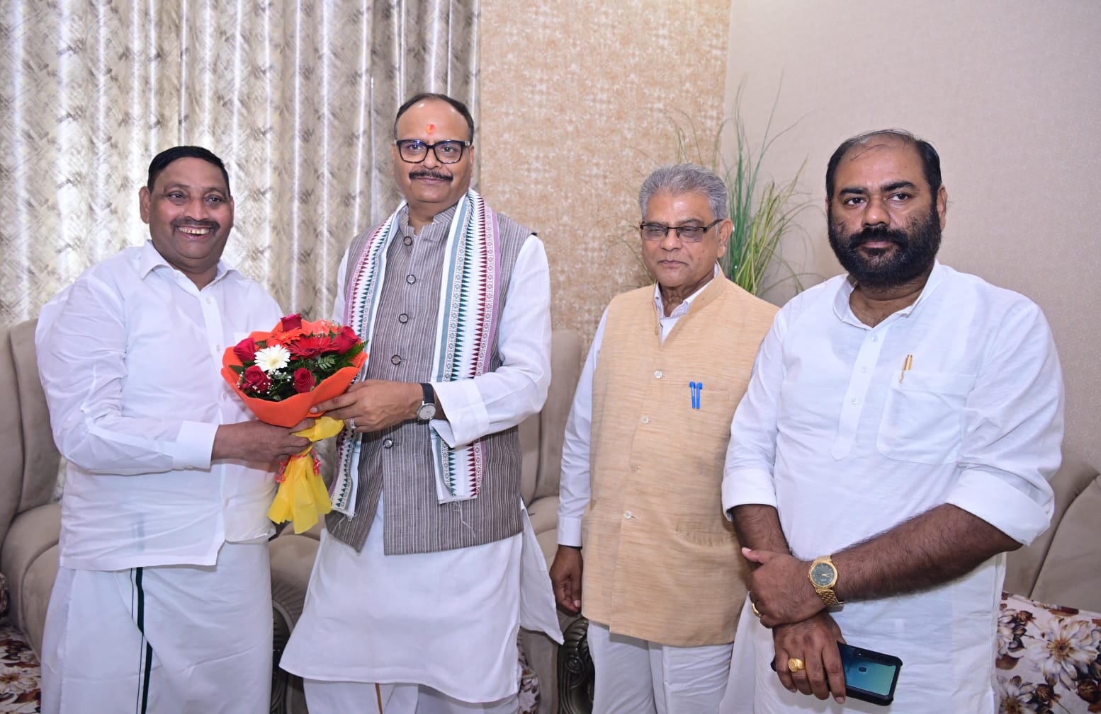 बरेली में बृजेश पाठक ने दिखाई नमो मैराथन को झंडी, राष्‍ट्र निर्माण में बढ़ रही युवाओं की भागीदारी