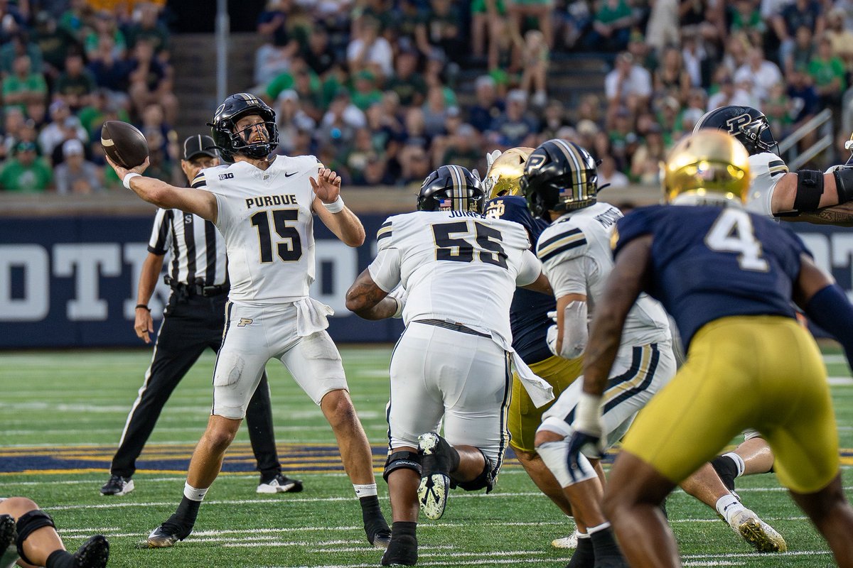 NISReport's tweet photo. Final from South Bend, Purdue 30, Notre Dame 56. 

Much needed Bye week for the Boilers. 

📸: @BowenArrowPhoto https://t.co/oZwqUOeTN5