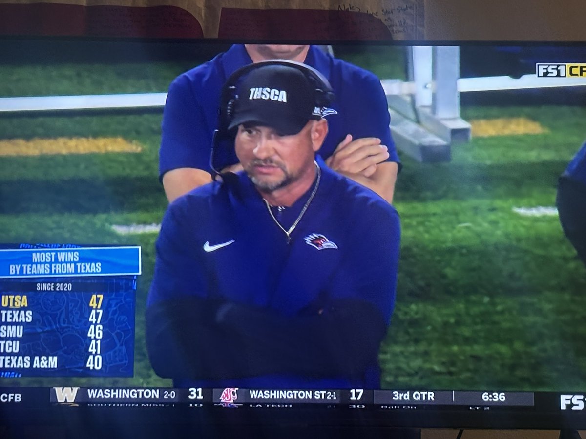 nateryansports's tweet image. Jeff Traylor rocking the Texas High School Coaches Association lid on the road in Fort Collins. 

The #UTSA HC is letting the people of Colorado know! @THSCAcoaches