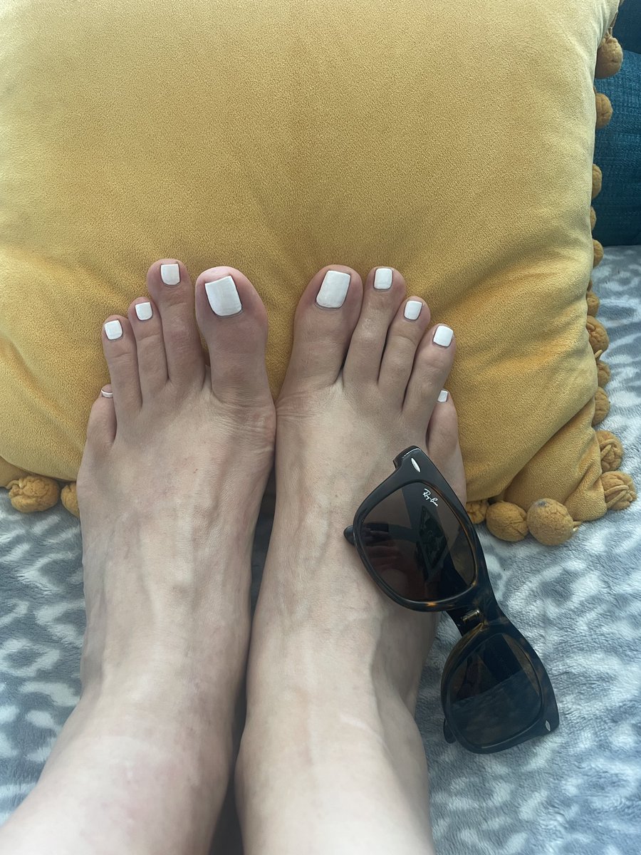 amznbareftbabe's tweet photo. #bigfeet #largefeet #longtoes #amazonfeet #smoothsoles #TallWoman #bigfeetwoman #toesfordays #fingertoes #amazonwoman #giantess #bigfeetgirls #smoothfeet #nakedsoles #baresoles #feetmodels #feetlovers #longfeet#prettyfeet #ff #feetfinder https://t.co/9cISM1lk8s