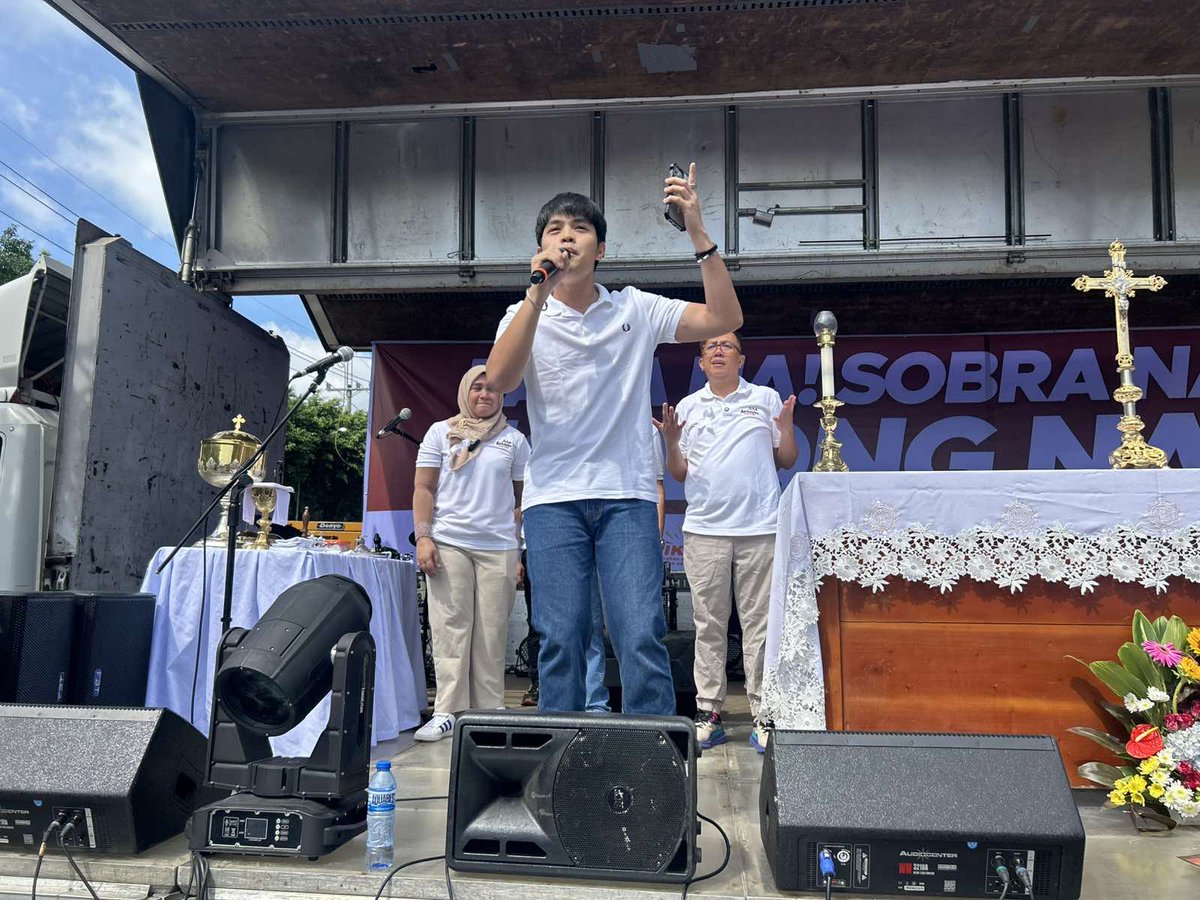 gmanews's tweet photo. LOOK: Actor Elijah Canlas joins the September 21 rally at People Power Monument. 

He calls corrupt politicians “best actors” during his speech. | via Joviland Rita/GMA Integrated News https://t.co/ZuaRdgYDhC