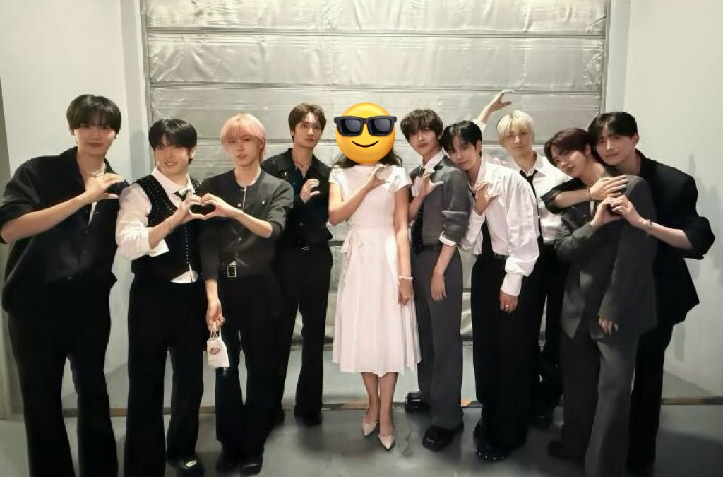 얹짅포함 다같이 C하고 있는데 거기다대고 
🫶.. 해버리는거 진짜 뭔