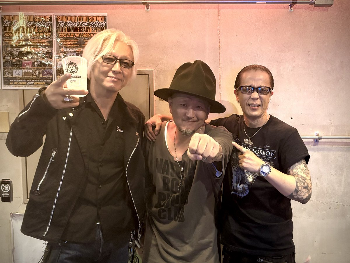 AGGRESSIVE DOGSセンパイ！

今回も呼んで頂きありがとうございました！！！

UZIさんには相談にも乗ってもらったりして、今回は本当に励みになりました！ありがとうございました！マジで心強かったです！

今回テキーラをショットしに竹入さんにステージに上がってもらえました！！

なんたる光栄！！