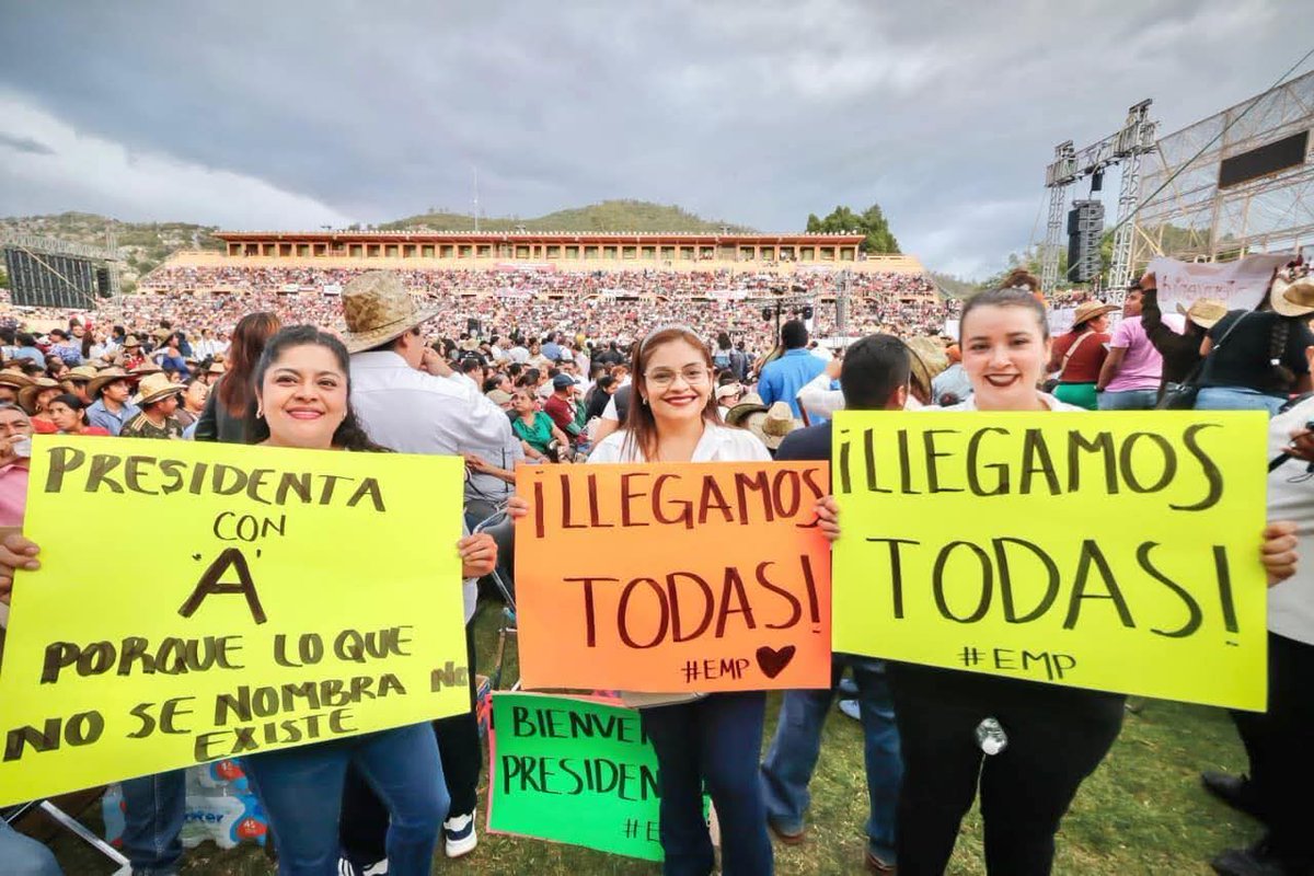 CuartaPlana (@cuartaplana) on Twitter photo #Noticias | Informe de <a href="/Claudiashein/">Claudia Sheinbaum Pardo</a> en #Oaxaca, un escenario de poder, tensión y movilización. No fue solo un ejercicio de rendición de cuentas, sino también una pasarela de poder que exhibió la maquinaria morenista en acción.
#Entérate #BuenasNoches #BuenSábado #FelizSábado #Noticias | Informe de <a href="/Claudiashein/">Claudia Sheinbaum Pardo</a> en #Oaxaca, un escenario de poder, tensión y movilización. No fue solo un ejercicio de rendición de cuentas, sino también una pasarela de poder que exhibió la maquinaria morenista en acción.
#Entérate #BuenasNoches #BuenSábado #FelizSábado