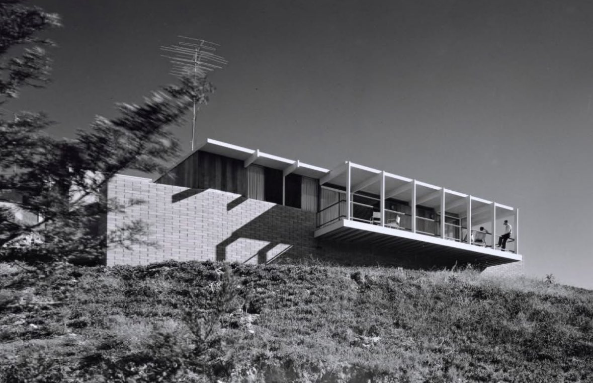 TRES60Blog's tweet photo. Casa Addison en Ventura, California. Proyecto de 1958 del arquitecto Carl Maston.
Fotos de Julius Shulman.
#AddisonHouse #CarlMaston #JuliusShulman #arquitecturamoderna https://t.co/KgG94YJjVy