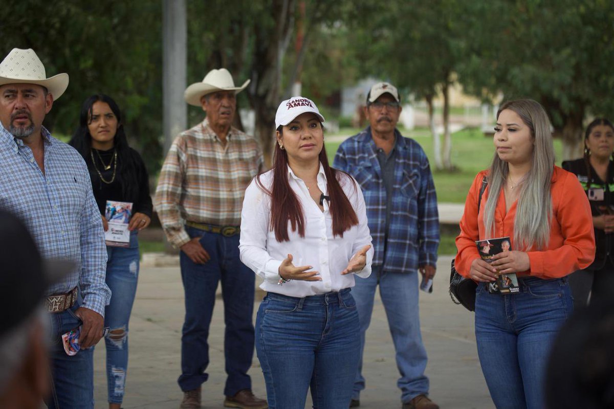 ♥️🙌🏻 En el marco de mi Primer Informe Legislativo, tuve el honor de reunirme con las y los habitantes de Francisco Javier Mina, en Pánuco de Coronado.

Mi mayor compromiso es regresar a las comunidades, escuchar de frente a la gente y trabajar siempre por sus necesidades. Vamos a