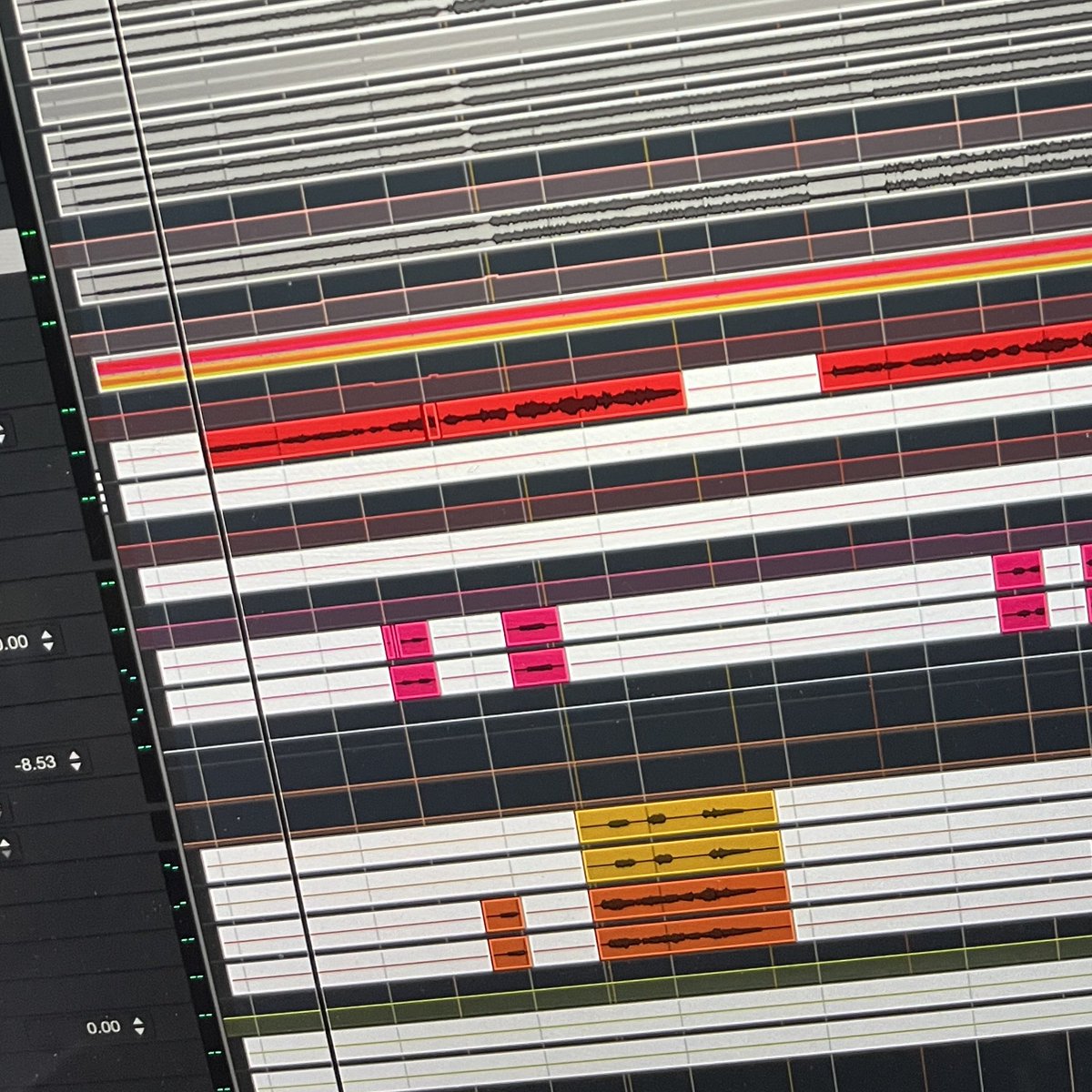 ご無沙汰しています

ありがたいことに、その後
複数の方からお声がけがあり
楽しく取り組んでおります🎛️🎚️

参加したものが世に出たら、
実績報告などもしていきたいなと✍️

依頼希望の方、ご興味のある方にとって、
ご参考になれば…という思いです☺︎