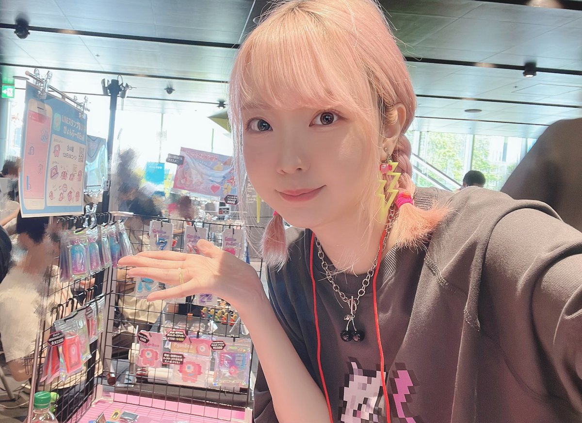 シブピク始まったよー！
渋谷ストリーム4F、駅直結！
遊びに来てね🐰🩷
#shibuyapixelart2025