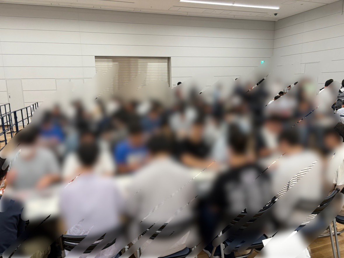 CGF_staff's tweet photo. CGF2日目はヴィクトリースパーク！
本日約50名参加でスタートしました！

予選5回戦＋決勝4回戦で、2025年の最強プレイヤーを決定します！！

#vstcg #Vスパ https://t.co/hyIt1t4kK5