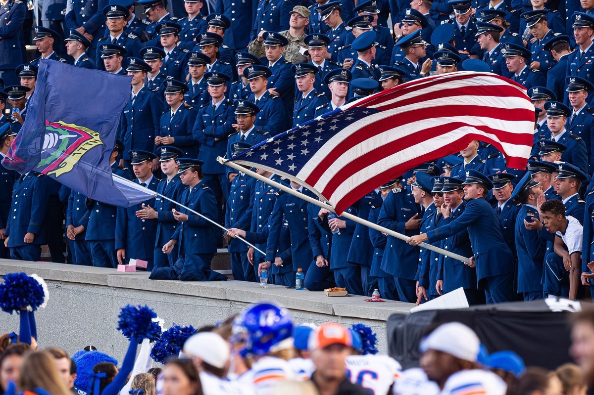 af_academy's tweet image. 🏈 𝐆𝐚𝐦𝐞 𝐃𝐚𝐲 𝐯𝐬 𝐁𝐨𝐢𝐬𝐞 𝐒𝐭𝐚𝐭𝐞 ⚡

Let's Go Falcons!!! 💙

#GoFalcons #NCAA #Football #FlyFightWin

@AF_Falcons @AF_Football