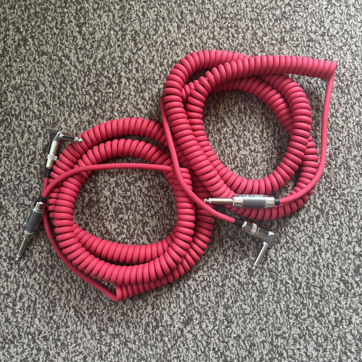 ブリッブリに鳴る
サイコーです、
オーダーにご対応いただき
ありがとうございました

<a href="/FuriousNote/">FuriousNoteGuitar/Snoto</a>