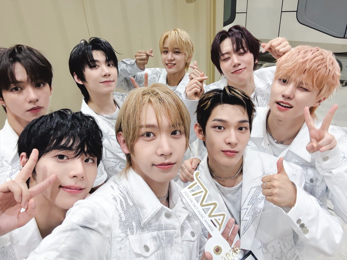 [📰] 아홉(AHOF), '2025 TMA' 핫티스트 수상..글로벌 눈도장 제대로

🔗 naver.me/5Ag2JTqC

#AHOF #아홉