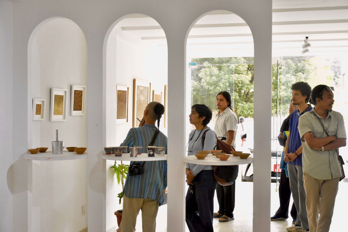 झम्शिखेलाडिज र भैसेपाटियन्स 👊😅🤘
बेला यहिको सुरुमा आए पेन्टिङ लिन पाइयो ढिलो आए भन्न सकिन्न है 🤘🙏🌱
अब दुई दिन बाकी 🙏
10am -7pm म त्यतै हुन्छु ।🙏