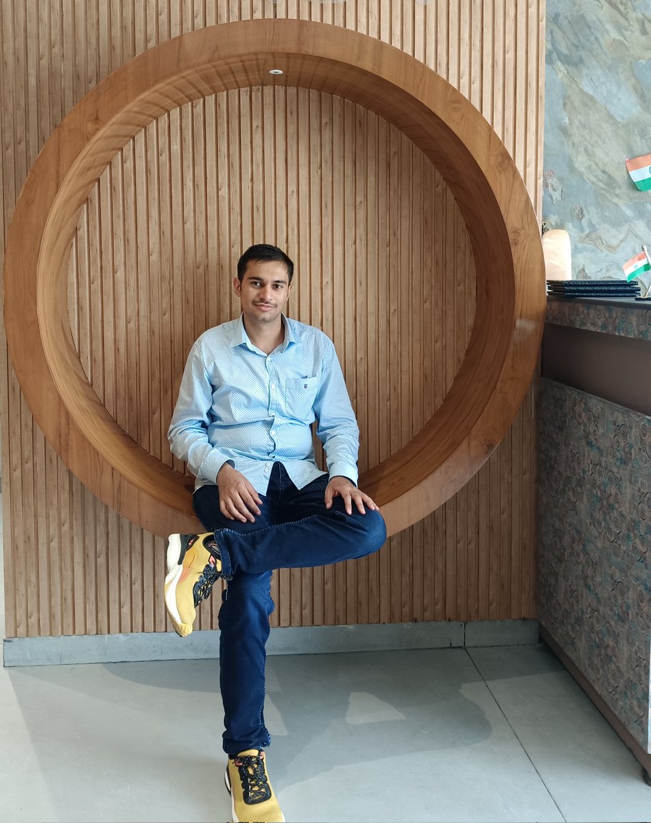 ShailavMalik's tweet image. Birthday Release Notes: v2X.0 🎂
✨ New Features:
feat: Full-stack commitment to MERN + AI integration.
feat: Project pipeline now requires LLM-powered features.
🐛 Bug Fixes:
fix: Removed hesitation on complex AI topics.
#ReleaseNotes #MERN #AI #SoftwareEngineer #Birthday