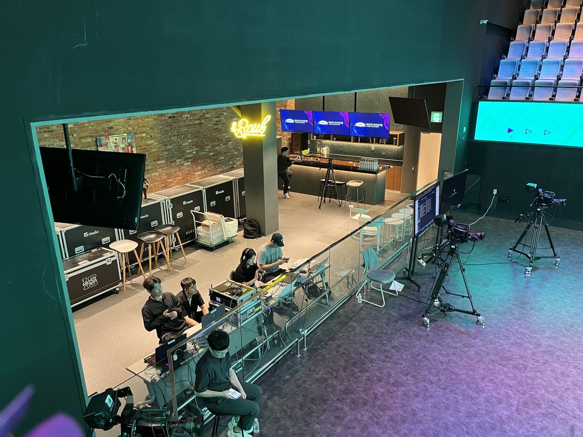 GM☀️
화창한 일요일이네요! 

저는 부산에서 열리는 KBW 사이드 이벤트인 BUSAN WEB3 GAME CONNECT 2025에 참석했습니다. 개막식을 필두로 많은 세션들이 진행될 예정입니다. 기대되네요!