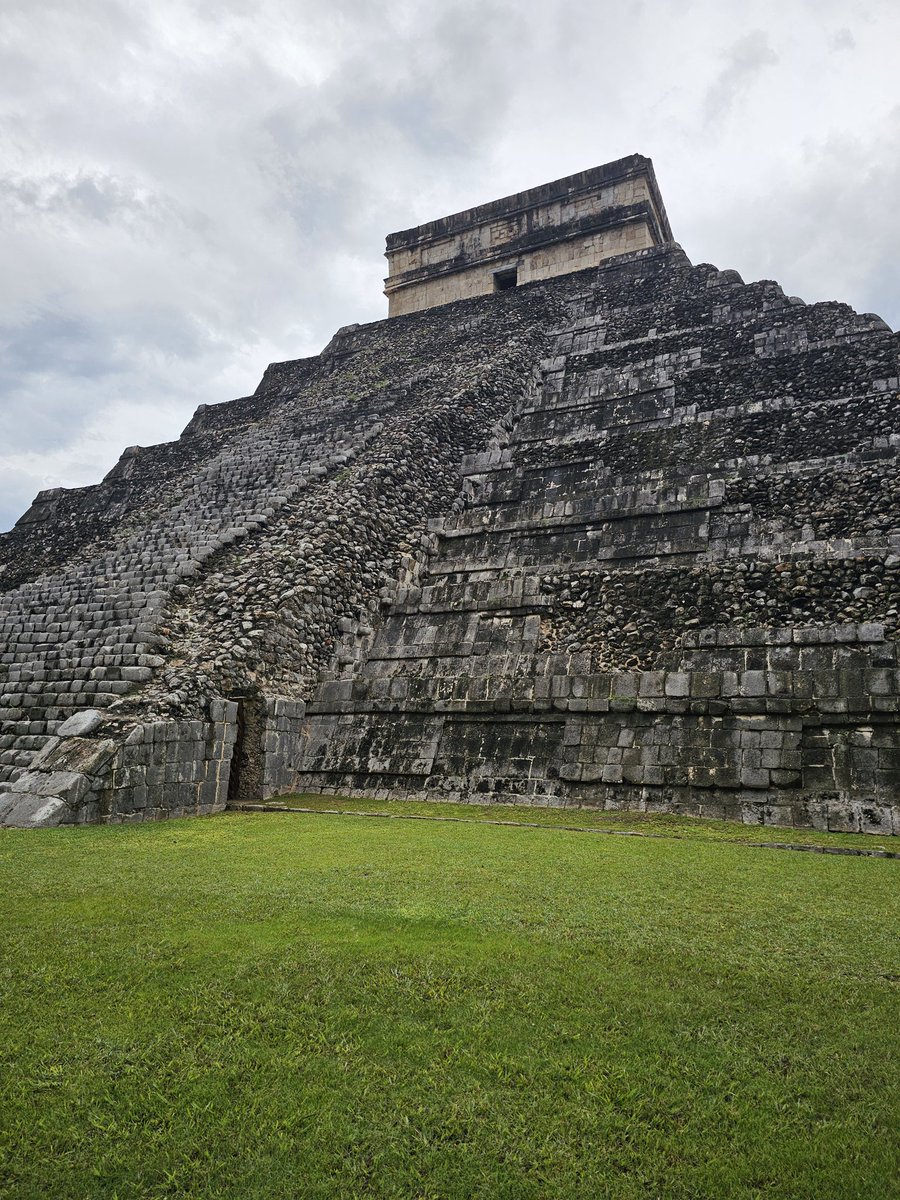 Chichén Itzá 
#Earper in the Yucatan