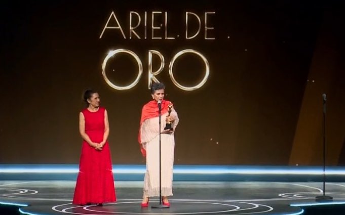 Aplausos de pie para Patricia Reyes Espíndola 👏🏼👏🏼👏🏼

#Ariel2025 #Ariel67