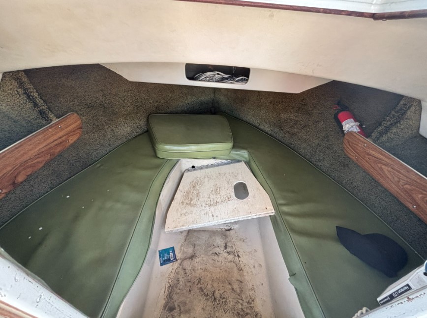 USCGNorCal's tweet image. USCG Cutter Benjamin Bottoms interdicted 4 aliens aboard a 20-ft vessel approx. 10 miles west of Point Loma, CA, Saturday.
All 4 were taken into custody by the @USCG and transferred to another DHS agency.
Read more: tinyurl.com/57a42xka
#USCG #DontTakeToTheSea #BorderSecurity