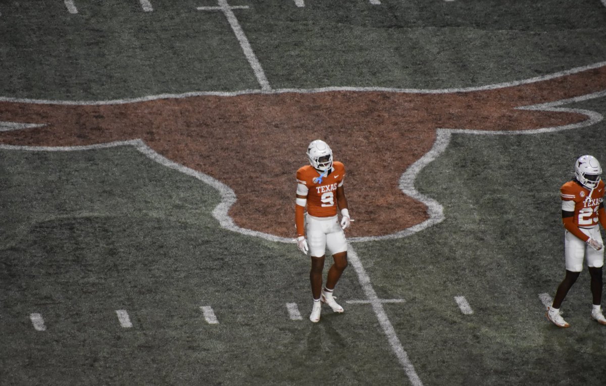 CJ Vogel (@cjvogel_otf) on Twitter photo Now on the field for the Longhorns…
Jonah Williams Now on the field for the Longhorns…
Jonah Williams