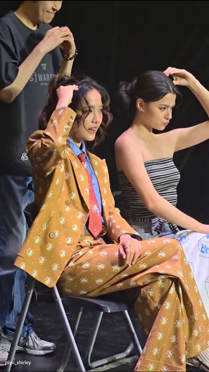 BumbleBabyBee2's tweet image. What the…
Mustard and Red and Blue
Pattern on pattern on pattern 😳😳