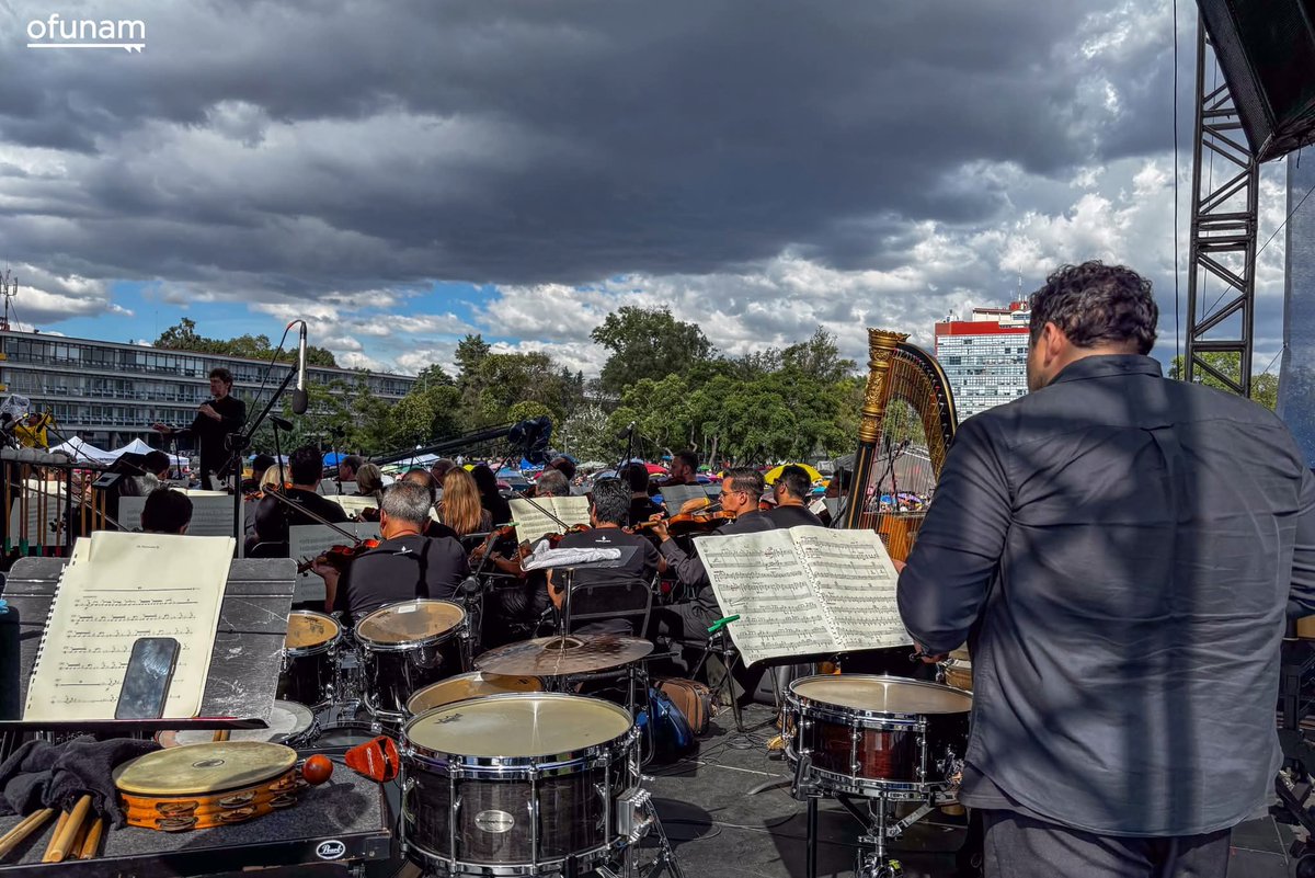 CulturaUNAM's tweet photo. ¡Así vivimos una tarde inolvidable de cielo, lluvia y música con @OFUNAM, en #LasIslas de #CU, para celebrar la vida de Julieta @FierroGossman y el 115 aniversario de nuestra @UNAM_MX! ✨🎶🌧️😃 ¡Gracias por acompañarnos!
@Comunidad_UNAM https://t.co/2uM7D7G2j9