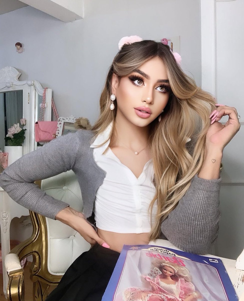 Barbie__ferre's tweet photo. Tu lechita en mi colita o en mi carita? 🙊🌸 https://t.co/PKZnK1QBWP