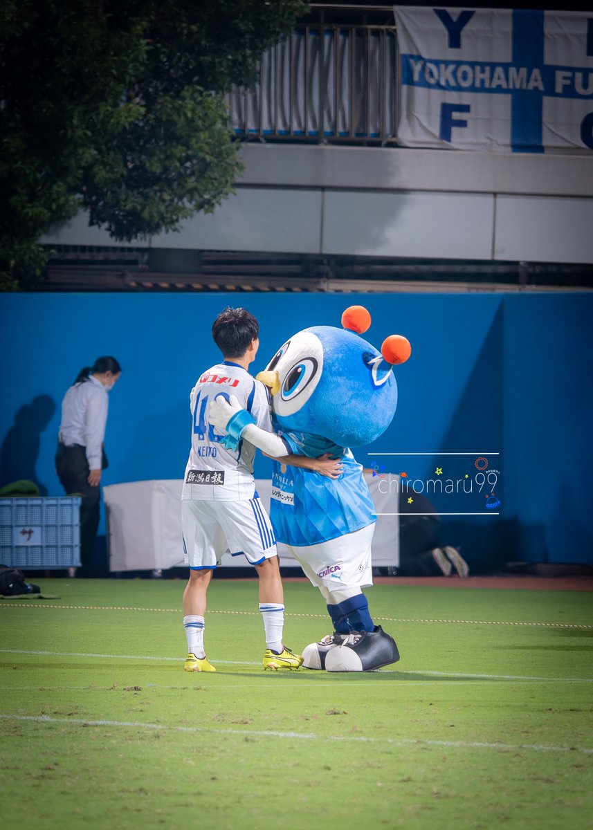 chiromaru99's tweet image. ハシケンくんとフリ丸
#フリ丸 #橋本健人 選手 #yokohamafc