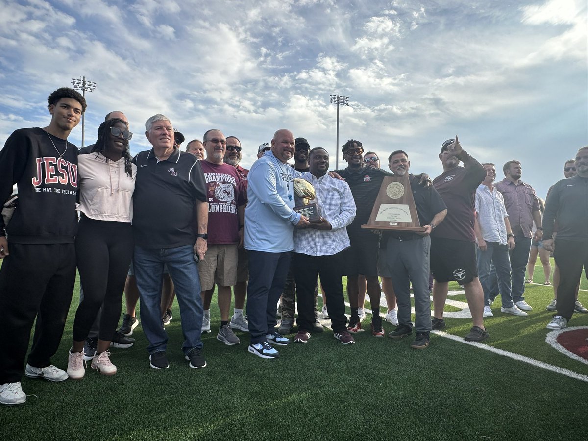 A decade has passed, but the memories remain just as strong. Honoring the brotherhood and legacy of the 2015 State Championship team. It was great to see all the former players and coaches from <a href="/BHSVikingFB/">Bryan Viking Football</a> and <a href="/GRHS_Football/">GRHS Football</a> #StateChamps #BlueCollar 🥇💍🏆