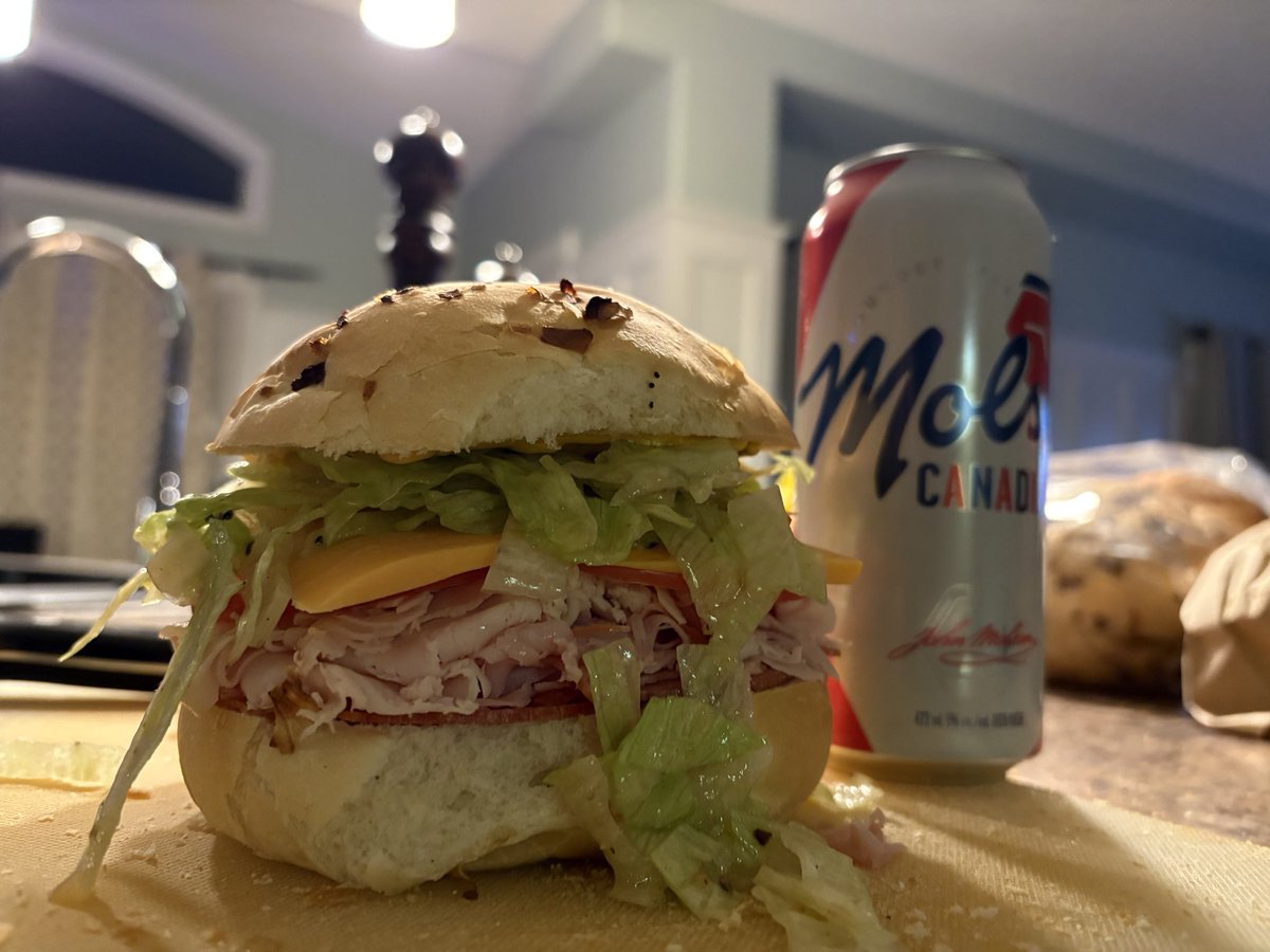 BarzDonz's tweet image. I AM CANADIAN! @johnmolson #molson #beer #hockey sooon.   @MolsonCoors I could make you better ads.     Yum yumm lol.