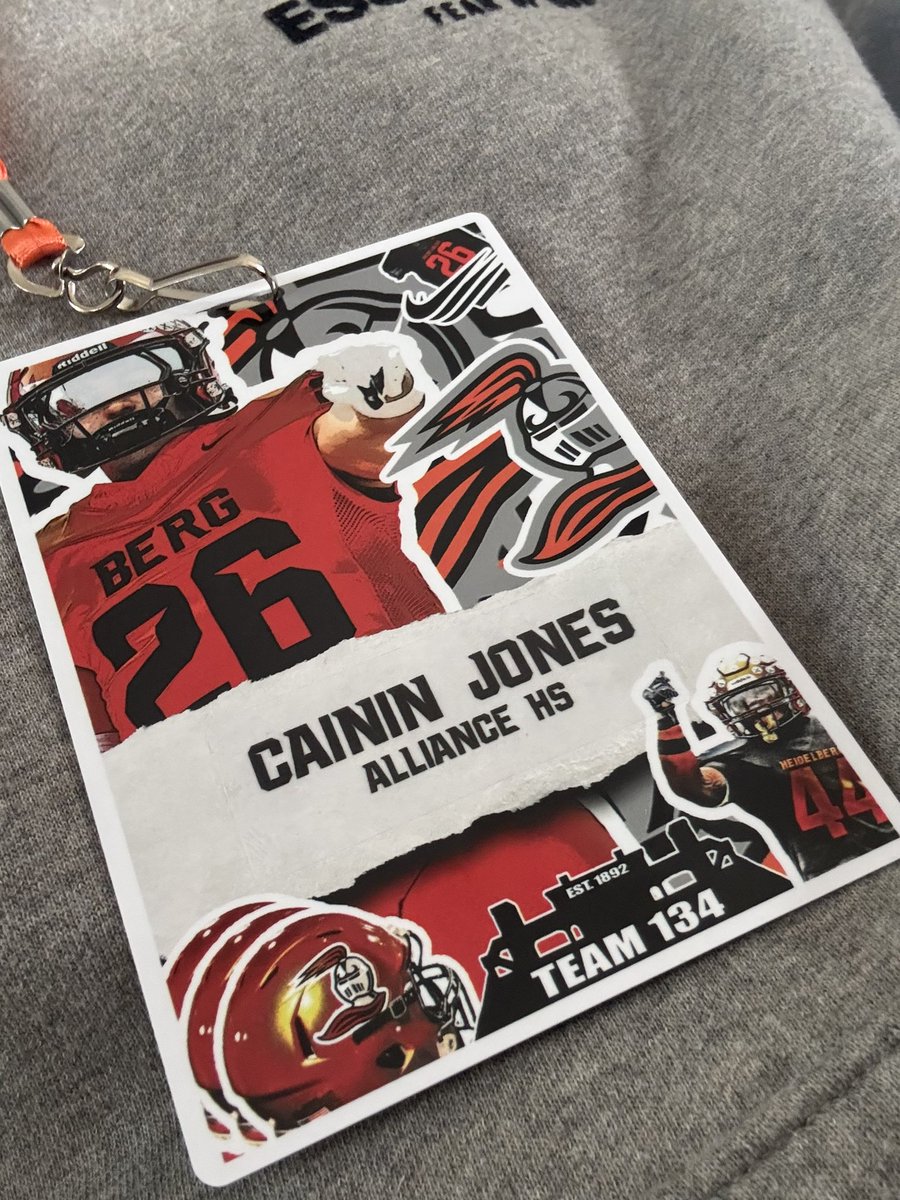 Thank you <a href="/CoachLesh/">Coach Gunner Lesher</a> <a href="/BergFootball/">Heidelberg Football</a> for inviting me for an visit and game invitation was a great game and had a great time

#AGTG