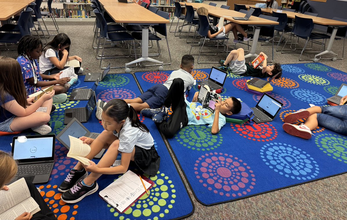 cpes_library's tweet image. Busy week of learning in our @TISDCPES library and campus! Book clubs, Celebrate Freedom Week, and more. @TISD_Libraries