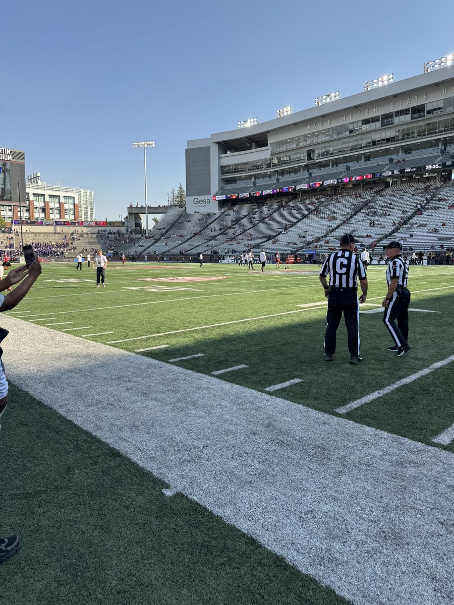 Had a great time in Pullman today!! Thanks @WazzuRogers for the invite! <a href="/CoachACalcutta/">Anthony Calcutta</a> <a href="/CoachCRMeyers/">Chris Meyers</a> <a href="/RickyCiccone/">Ricky Ciccone</a> <a href="/WSUCougarFB/">Washington State Football</a> <a href="/HoundFootball/">Boerne Football</a>