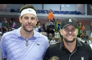 NewChapterMedia's tweet image. Andy Roddick, Jon Wertheim Recall Juan Martin del Potro During Roddick’s Swan Song U.S. Open Match worldtennismagazine.com/andy-roddick-j…
