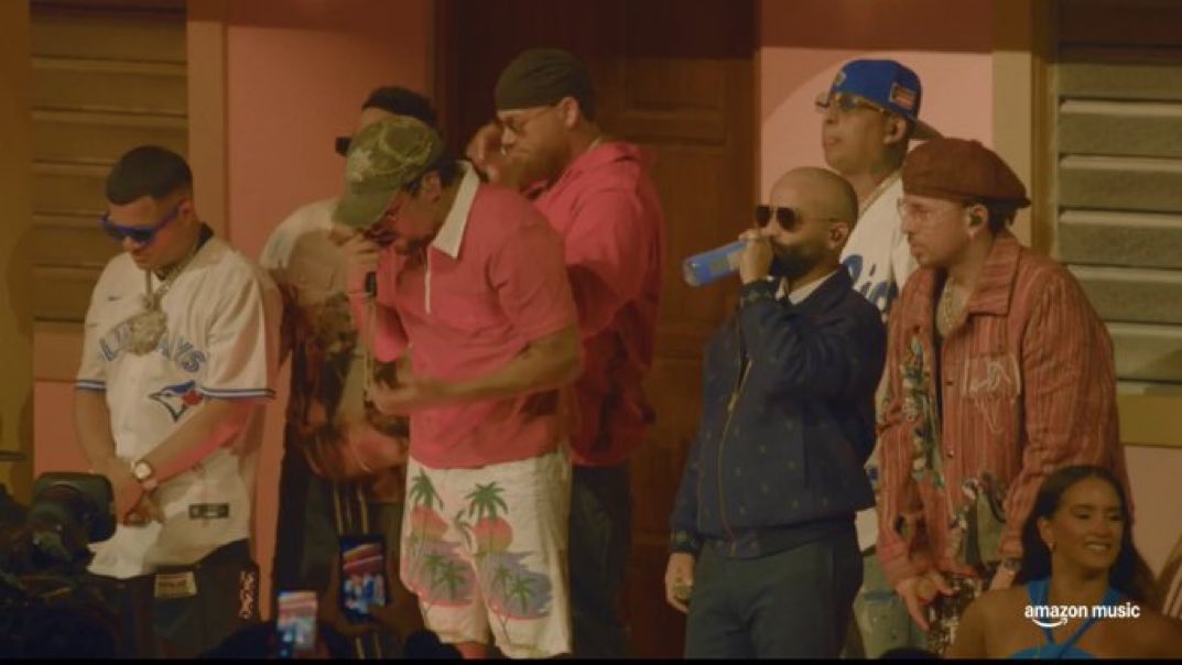 Rashfordcule14's tweet image. Si te preguntan dime una foto que tenga historia:

Muéstrale esta foto:

Gracias Bad Bunny.

#BadBunnyUnaMas #BadBunny