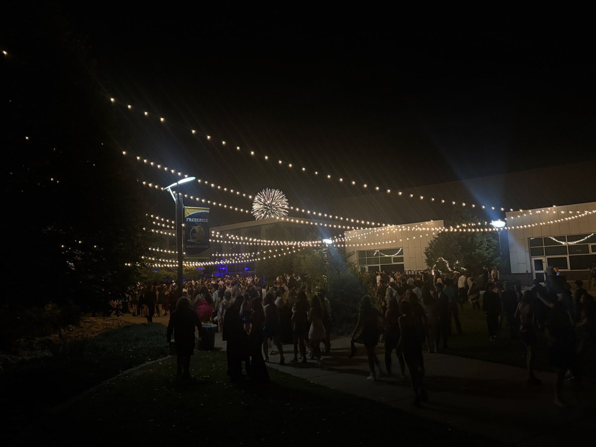 Frederick_HS's tweet image. Students dancing were able to catch a glimpse of the show @TownofFrederick!