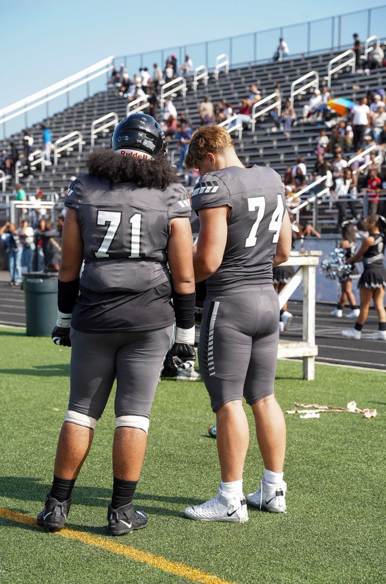 5-0. #OTTN #AGTG 
best guard tackle duo in the state
<a href="/KevinHBrown07/">Kevin H. Brown</a> 🤐