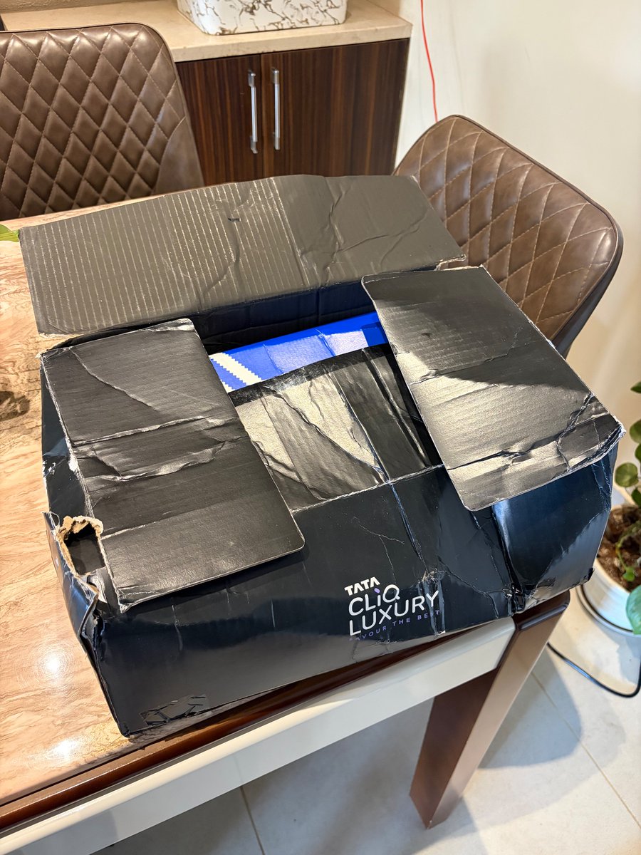 meetag269's tweet photo. Ordered shoes from Tata Cliq Luxury and received torn slippers instead. Shocking experience!
To make it worse, customer care isn’t helping at all. Is this what "luxury" means? @TATACLiQLuxury @jagograhakjago https://t.co/HZvO4yx0fA