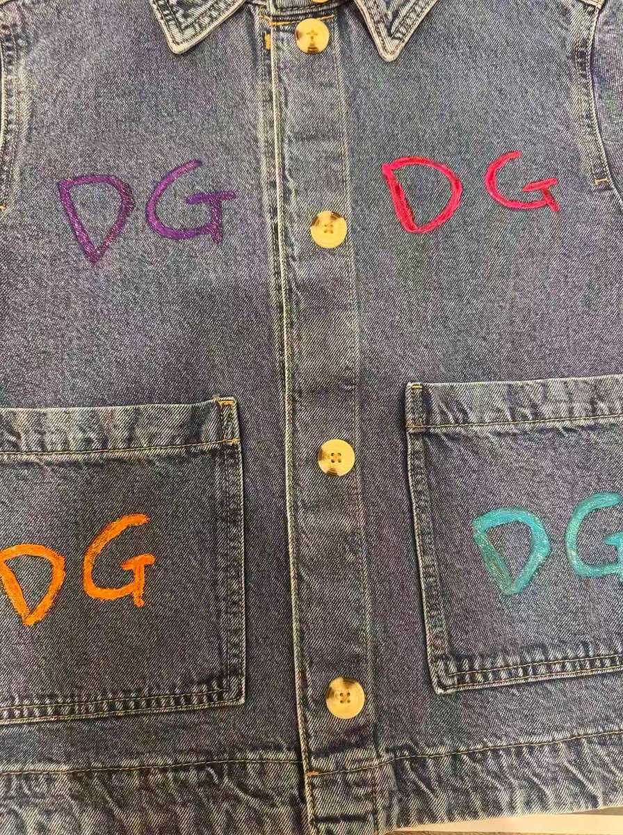 dogadogo2023's tweet image. ✈️ DGDG traveled to Auckland, New Zealand to finalize our upcoming artist collaboration.
We were also honored to be invited to join the Auckland Pet Expo, showcasing our vision for stylish &amp;amp; functional pet wear.Stay tuned — the co-creation pieces are coming soon! 🎨🐾
#DOGADOGO