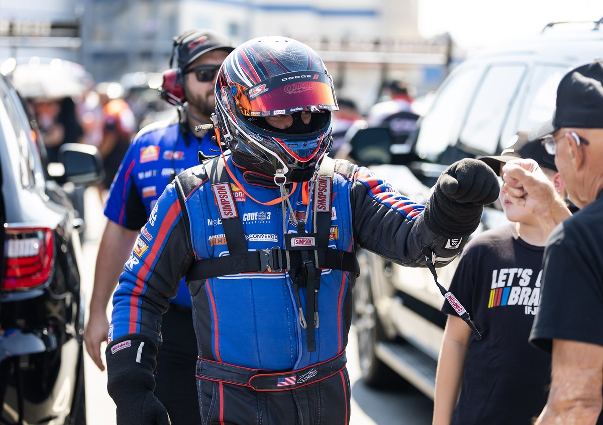 TonyStewart's tweet photo. Qualifying: ✔️
Next Stop: Race Day
🔥Nitro fires up to go #4Wide
at 11:30am!🔥
@nhra | @zmaxdragway
@tsrnitro | @Dodge | @OfficialMOPAR
#TSR #TonyStewartRacing #NHRA #TopFuel #4WideNationals #zMAXDragway #Dodge #DirectConnection https://t.co/9JLD2UOjw6