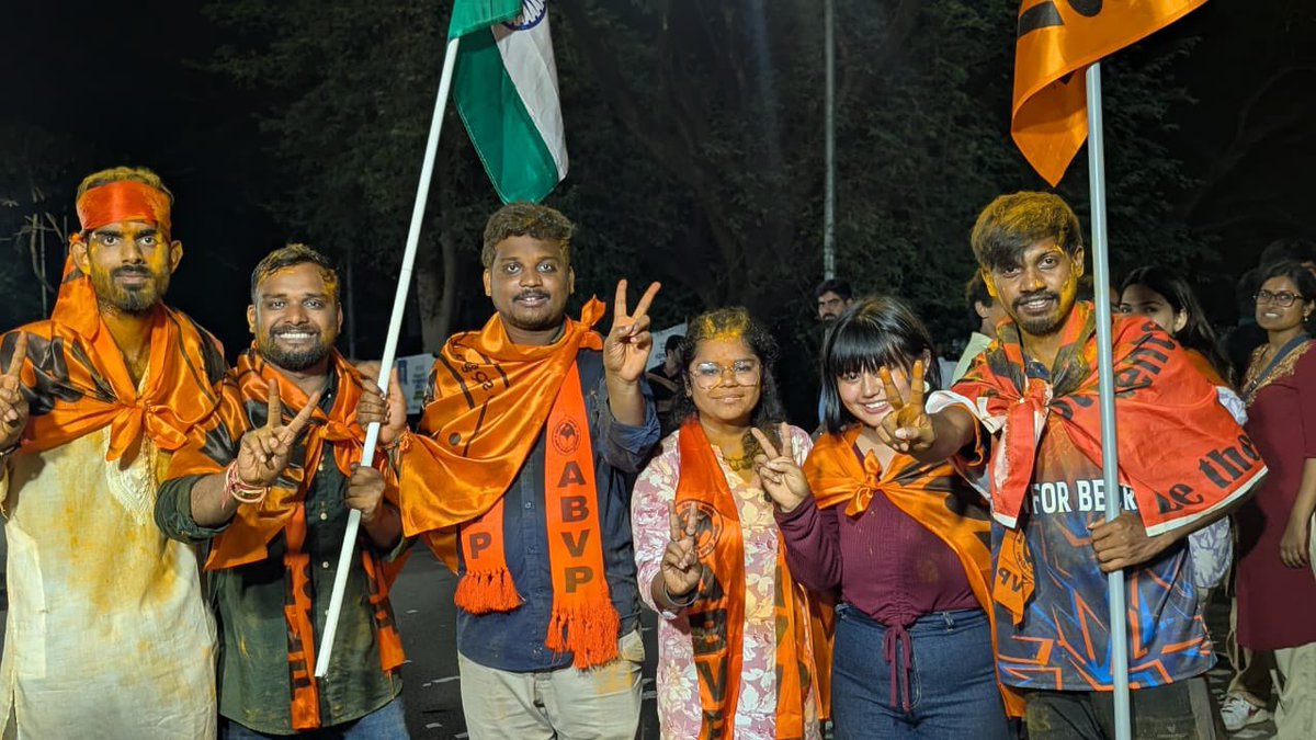 guptaayush460's tweet photo. हैदराबाद केंद्रीय विश्व विद्यालय छात्रसंघ चुनाव में ABVP की जीत के साथ ही वामपंथ का किला ढहा..! 

#ABVPWins #GenZwithABVP #GenZ #HCUSU https://t.co/rWlTQYWM7n