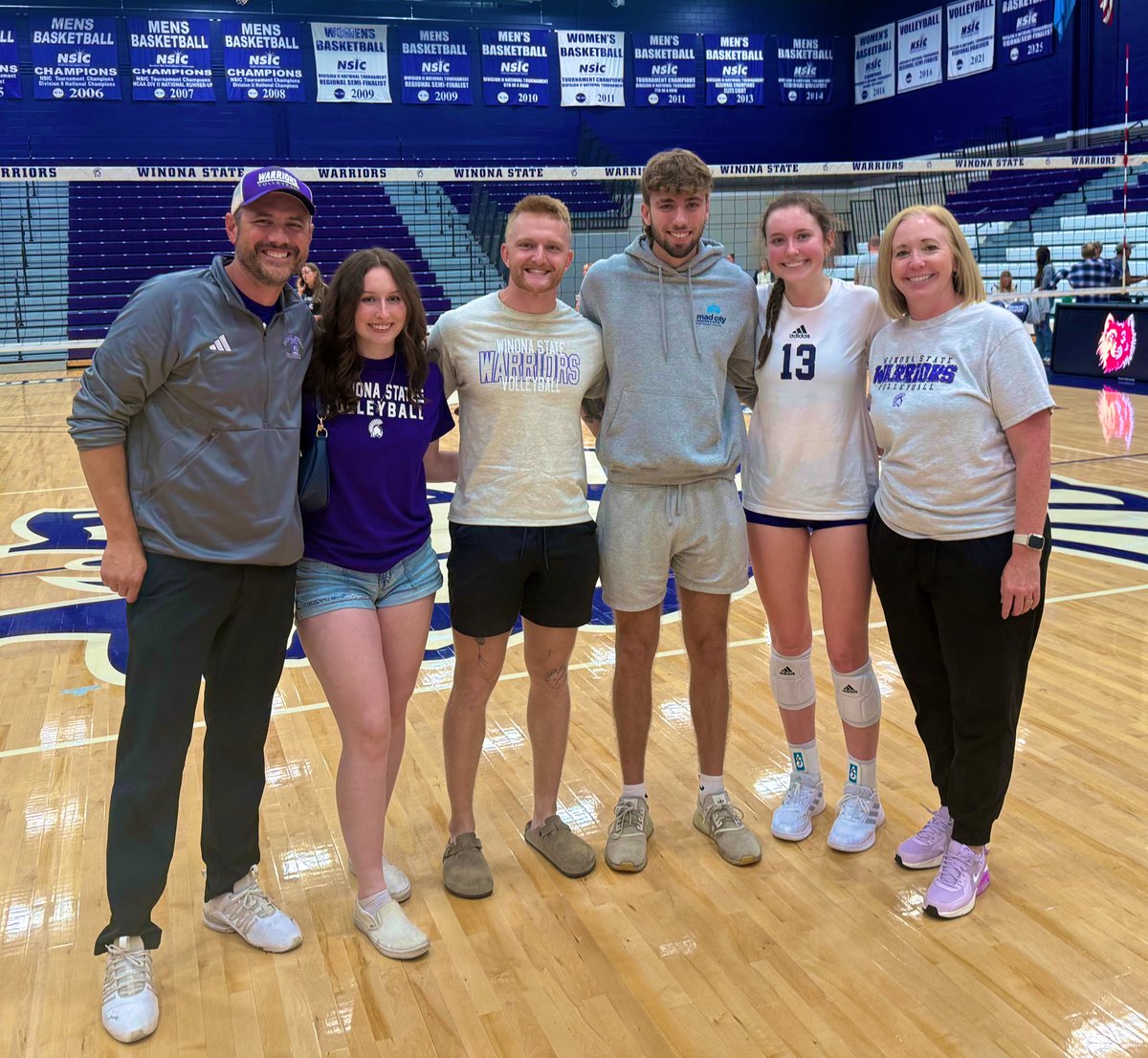 cc2amaz's tweet image. 2-0 Home weekend to start conference play with a big cheering section for Ash. Lucky to have traveling family and friends!  #stedlets #rollwarriors