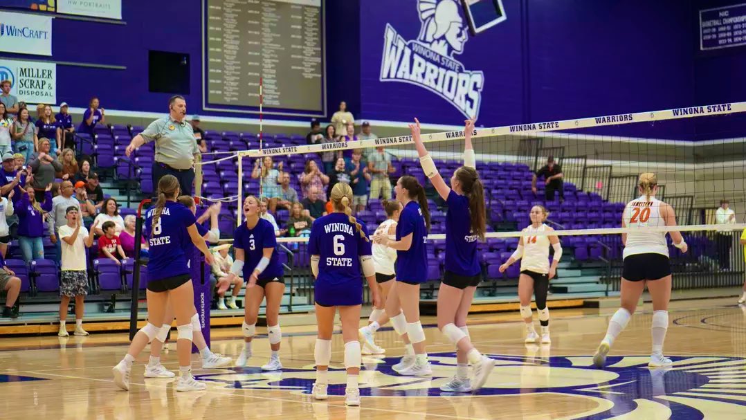 cc2amaz's tweet image. 2-0 Home weekend to start conference play with a big cheering section for Ash. Lucky to have traveling family and friends!  #stedlets #rollwarriors