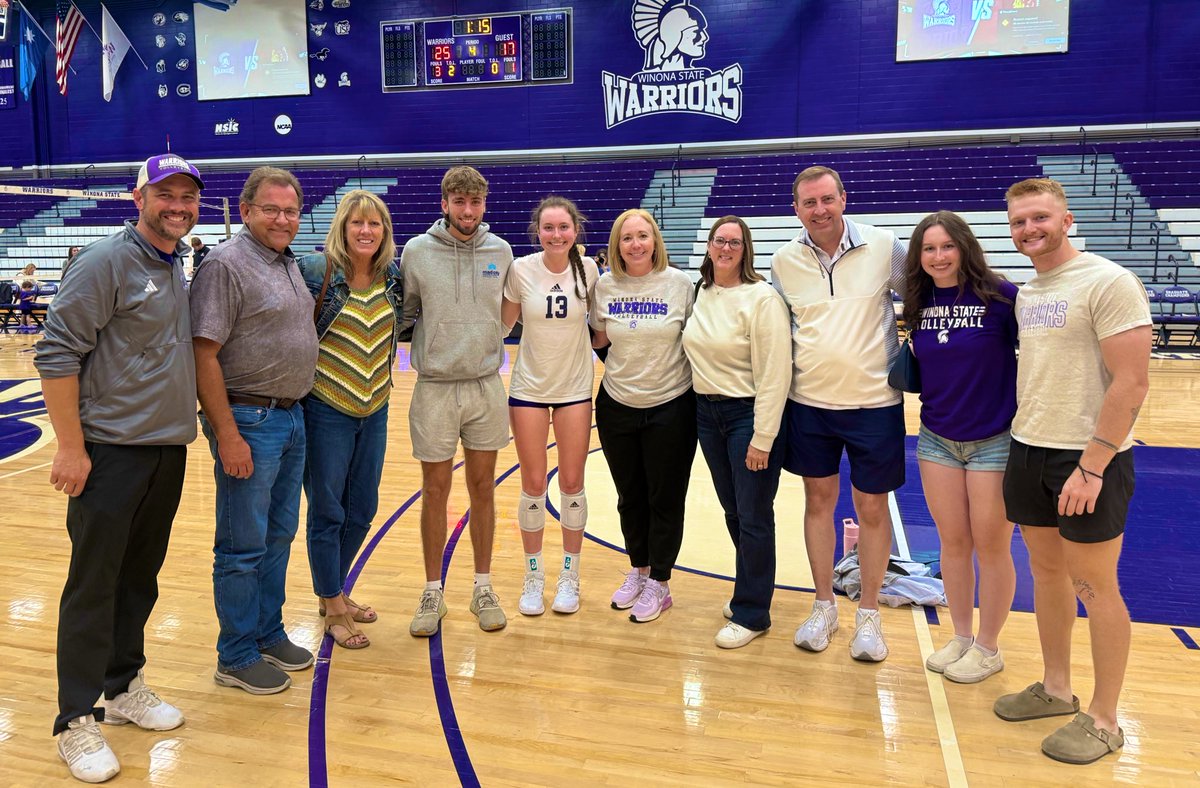 cc2amaz's tweet image. 2-0 Home weekend to start conference play with a big cheering section for Ash. Lucky to have traveling family and friends!  #stedlets #rollwarriors