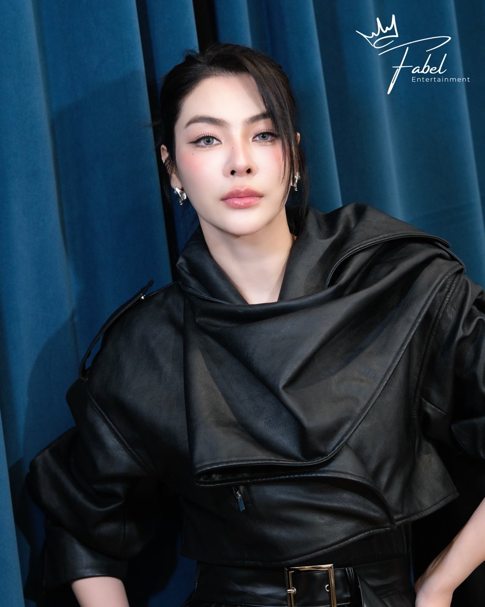 เซ็ทสุดท้ายแย้ววววว 😎✨

WINK FS WITH FAYE
#FayeBDfansignInSH