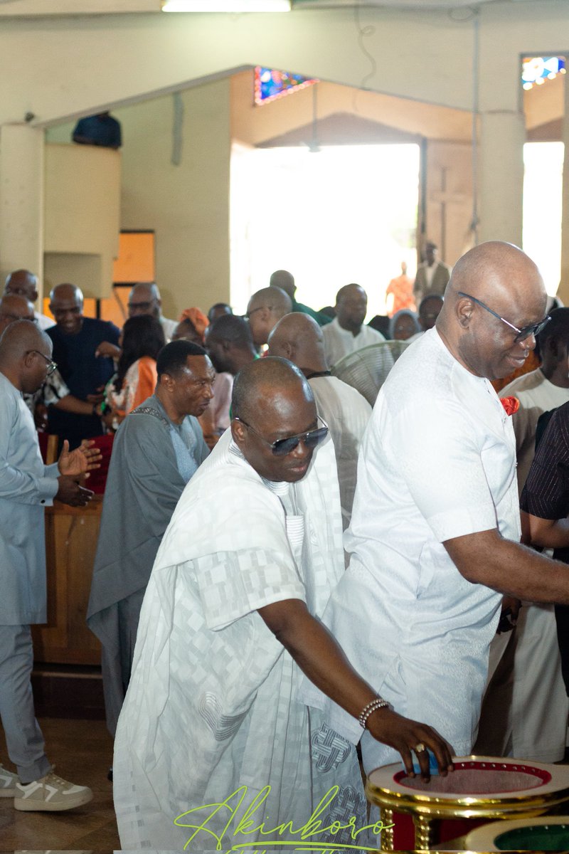 MuyiwaAkinboro's tweet photo. For even the Son of Man did not come to be served, but to serve…

Service is the real essence of leadership, service to our creator and to humanity.

When we lift others, we all rise.

Have a blessed Sunday. 

#AareSpeaks #ServantLeadership #Aarenation #PROJECTBAR
#AareOlumuyiwaAkinboroSAN