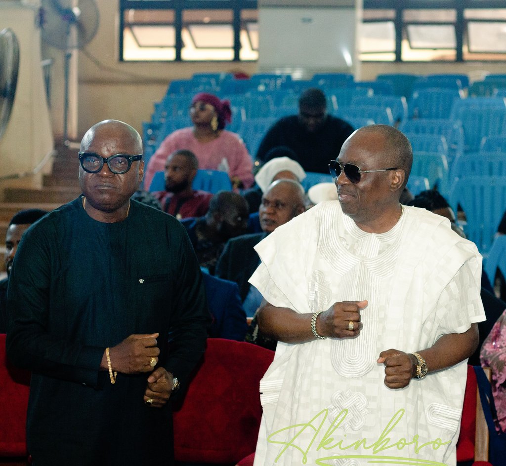 MuyiwaAkinboro's tweet photo. For even the Son of Man did not come to be served, but to serve…

Service is the real essence of leadership, service to our creator and to humanity.

When we lift others, we all rise.

Have a blessed Sunday. 

#AareSpeaks #ServantLeadership #Aarenation #PROJECTBAR
#AareOlumuyiwaAkinboroSAN
