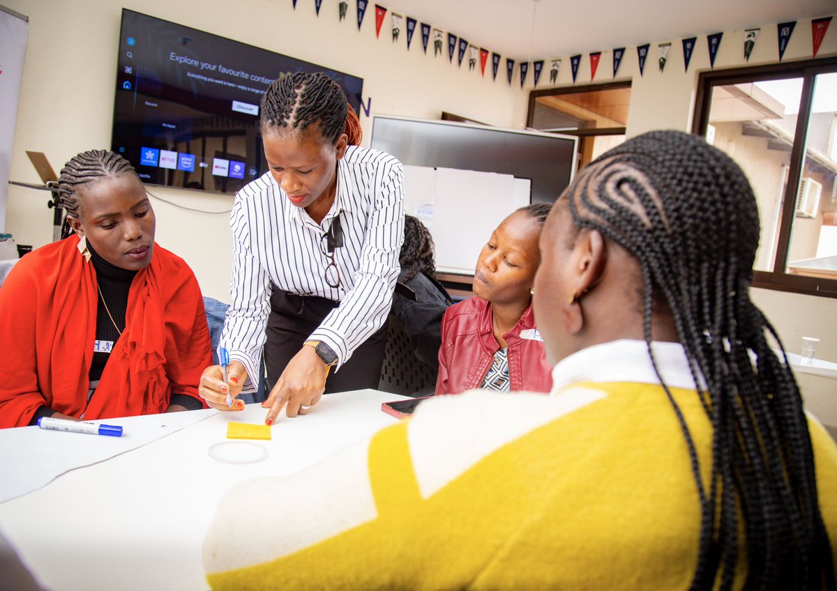 nilegirlsforum's tweet photo. #HappyInternationalDayofPeace
We trained our #PeerPals on feminist peace building through the Feminist Peace Program Development support provided by the #FemPeaceEA project,
funded by the German Ministry of Economic Development and Cooperation (BMZ). #ActNowforaPeacefulWorld https://t.co/a74nAhq0Wy