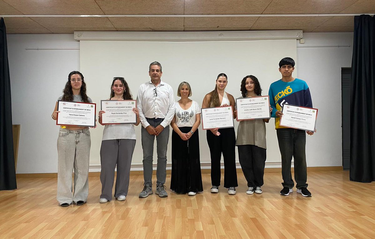 Divendres vam lliurar les beques de la Fundació Institut Industrial i Comercial, amb recolzament de <a href="/gremitextil/">Gremi Artesà Tèxtil</a>, per donar suport l’alumnat que estudia el CFGM de Fabricació i Ennobliment de Productes Tèxtils.

insterrassa.cat/2025/09/21/lli…

#institutdeterrassa