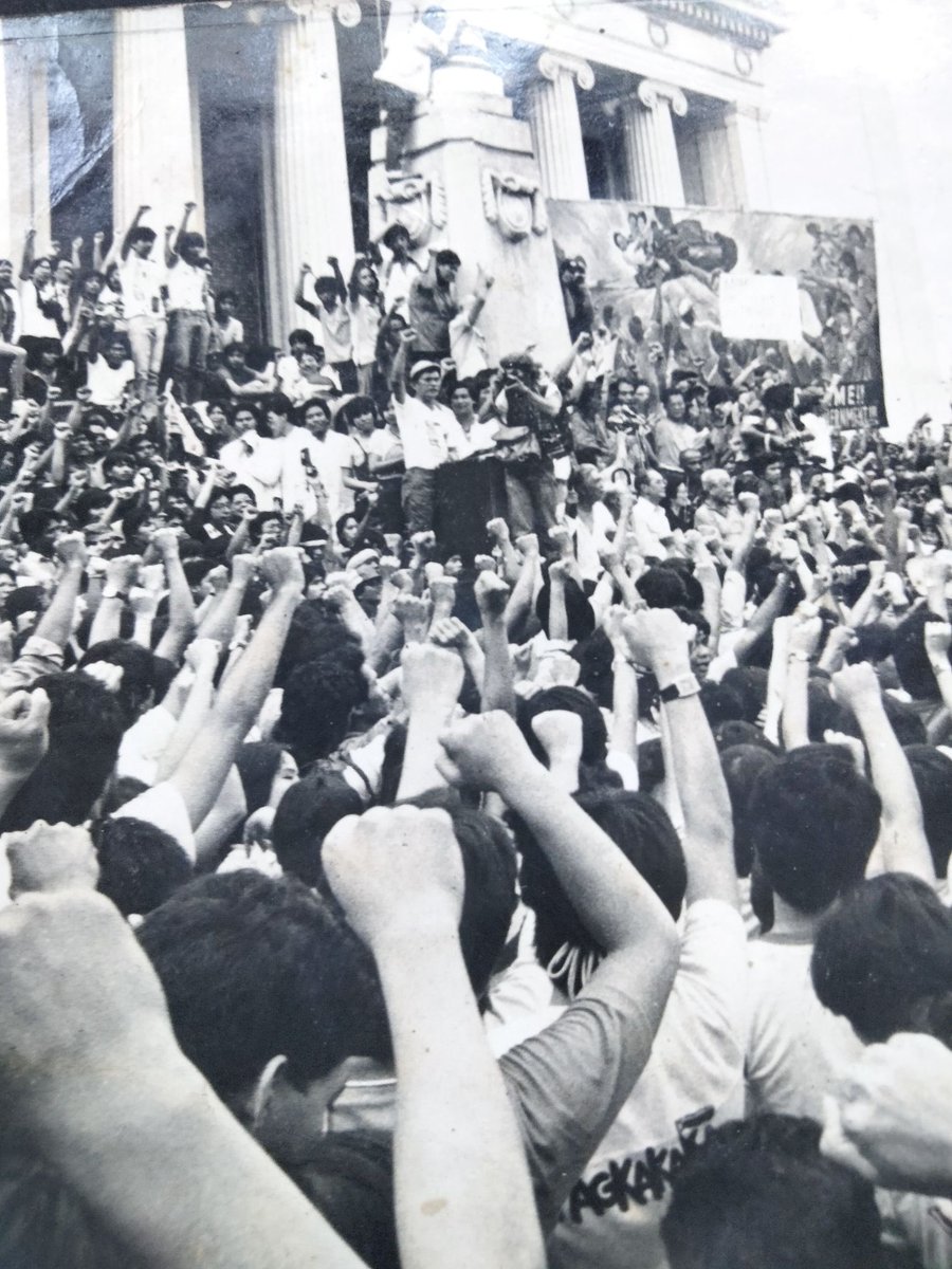 wstjcke's tweet image. Bago pa ang RP at iba pa na nangyayari saatin, Pilipino ako! Pilipino tayo! Kaya labanan natin ang karapatan natin. Hindi tayo dapat patahimikin sa pakikibaka ng ating mga karapatan bilang mamamayang Pilipino. Para sa bayan!

#KurakotManagot 
#BahaSaLuneta
#TrillionPesoMarch